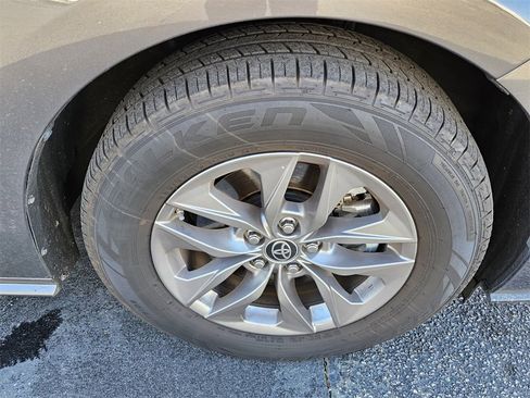 Used 2023 Toyota Sienna XLE image 15