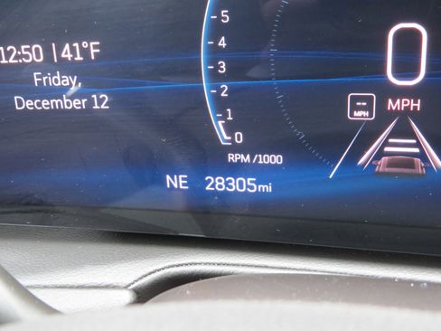 Used 2024 Cadillac XT4 Premium Luxury image 25