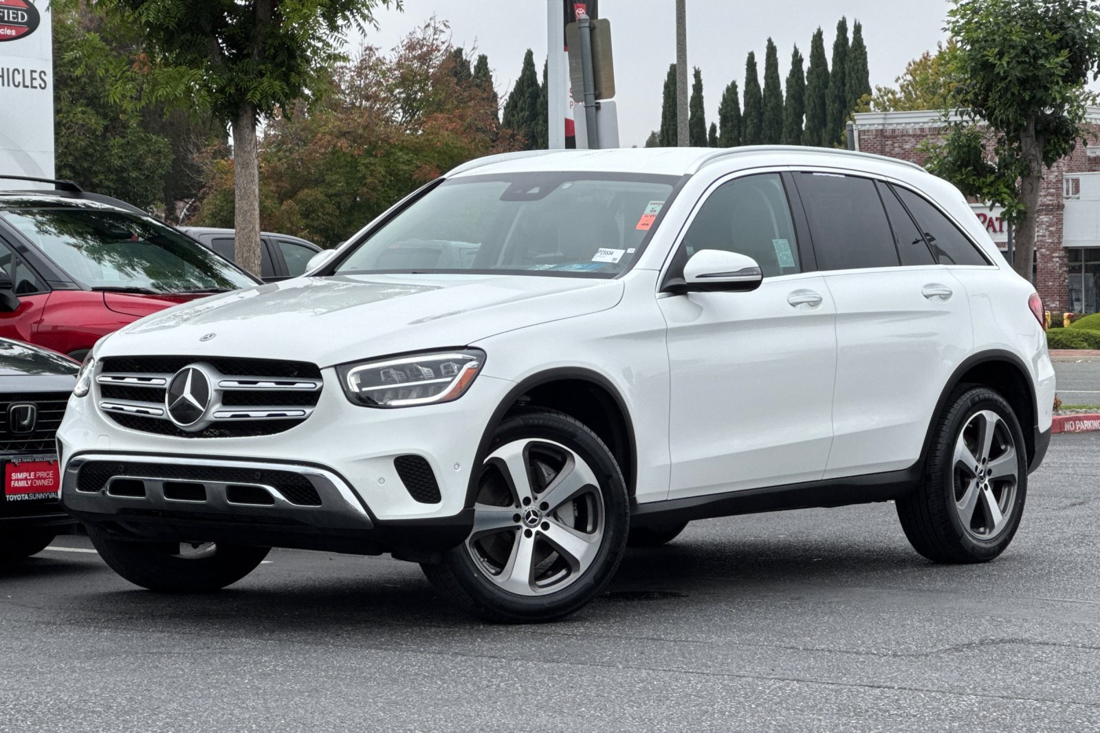 Used 2022 Mercedes-Benz GLC 300 4MATIC image 2