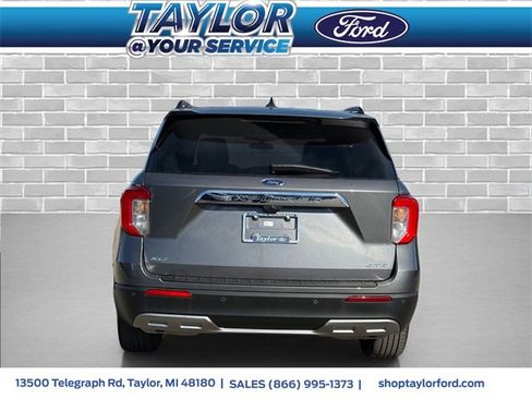 Certified 2022 Ford Explorer XLT w/ Equipment Group 202A image 4