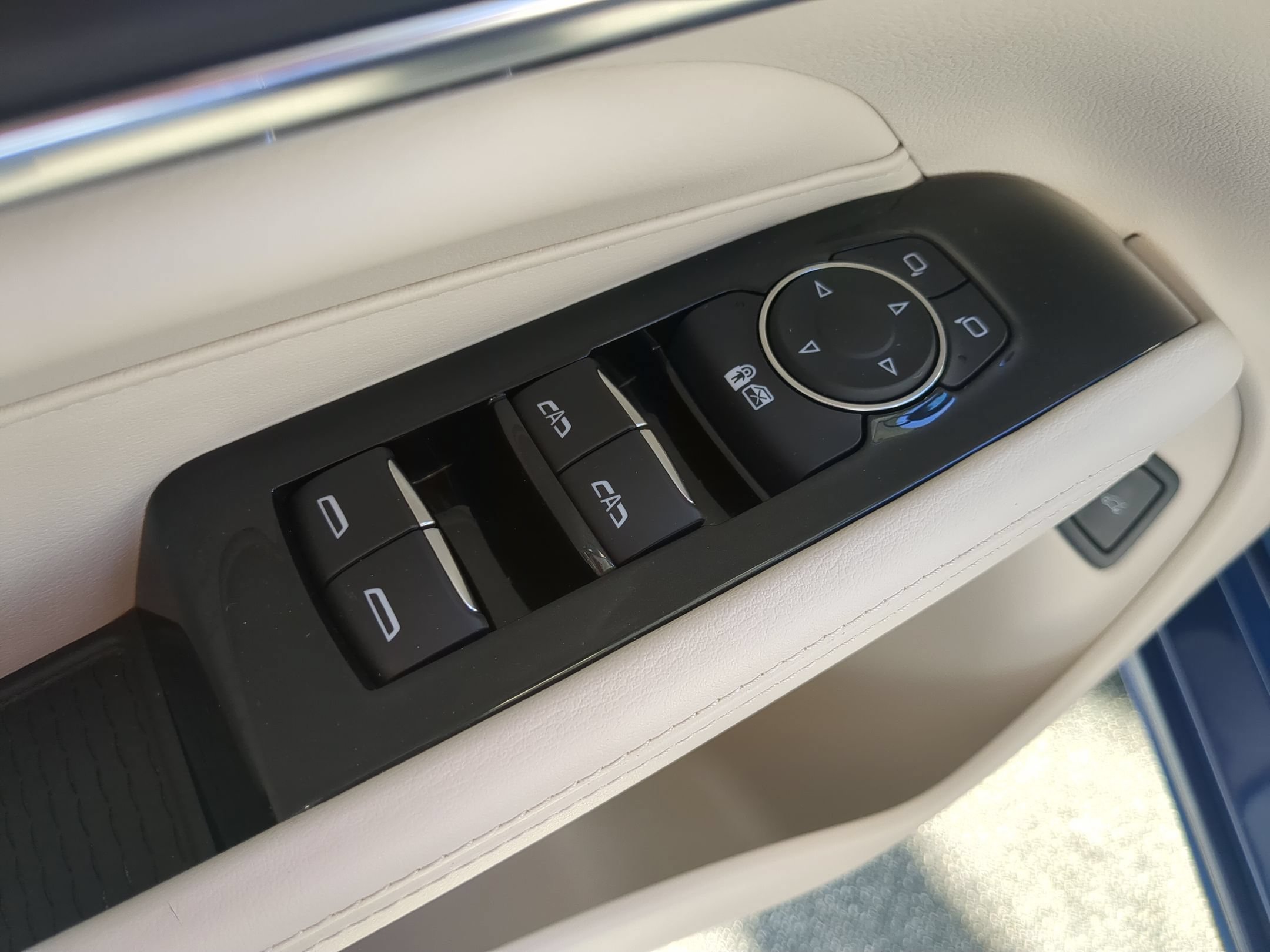Certified 2022 Cadillac CT4 Premium Luxury RWD image 16