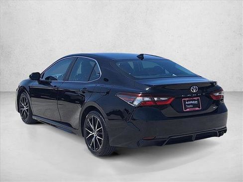 Used 2024 Toyota Camry SE FWD image 7