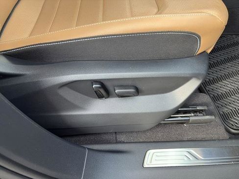 Certified 2024 Volkswagen Atlas Cross Sport SEL R-Line image 10