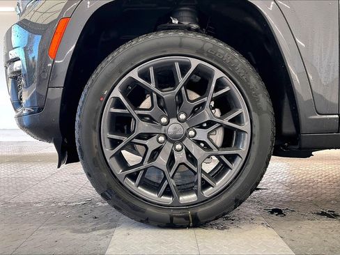 New 2025 Jeep Grand Cherokee L Summit image 14