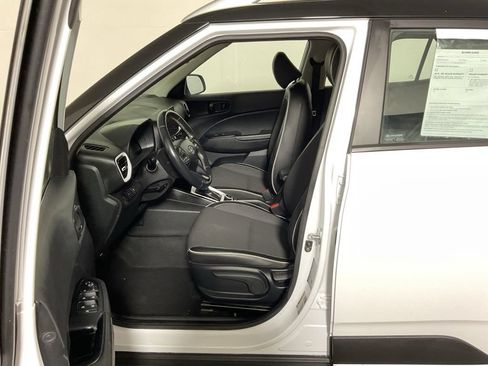 Used 2023 Hyundai Venue Limited w/ Cargo Package FWD image 21
