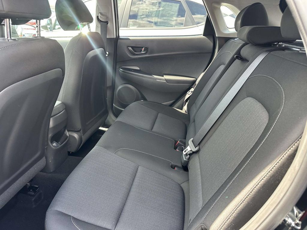 Certified 2023 Hyundai Kona SEL AWD/4WD image 12