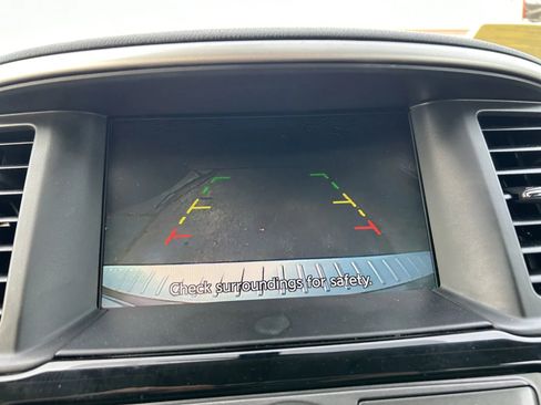 Used 2020 Nissan Pathfinder S image 19