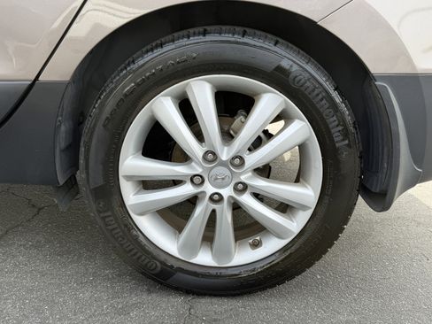 Used 2012 Hyundai Tucson Limited w/ Premium Pkg FWD image 9