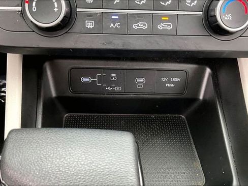 Used 2025 Hyundai Tucson SE image 24