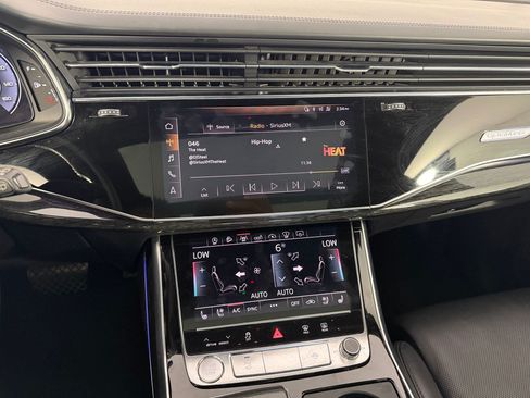 Used 2019 Audi Q8 Prestige AWD/4WD image 18