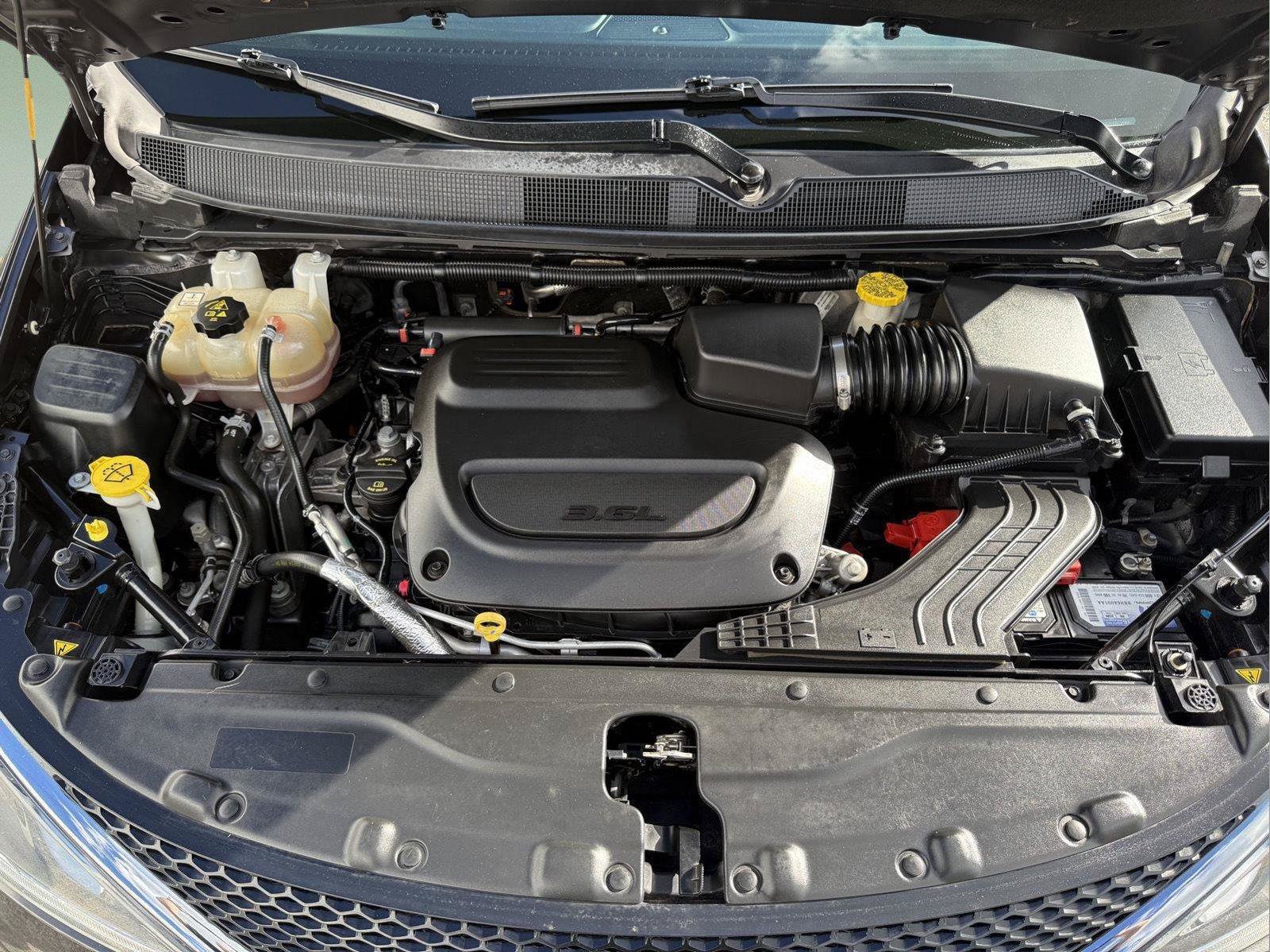 Used 2019 Chrysler Pacifica Limited FWD image 24