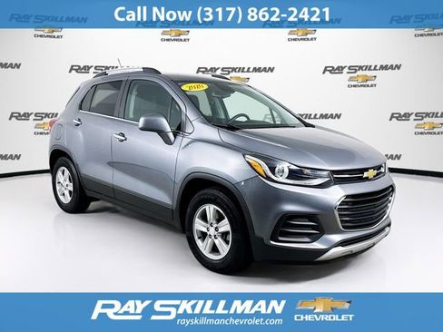 Used 2020 Chevrolet Trax LT w/ Driver Confidence Package image 1