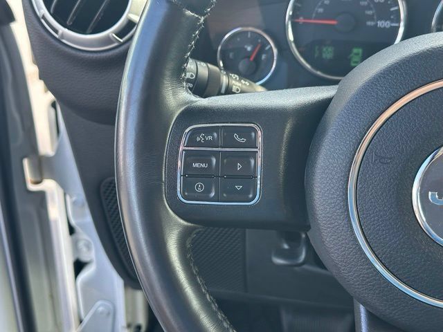 Used 2016 Jeep Wrangler Unlimited Sahara w/ Connectivity Group AWD/4WD image 19