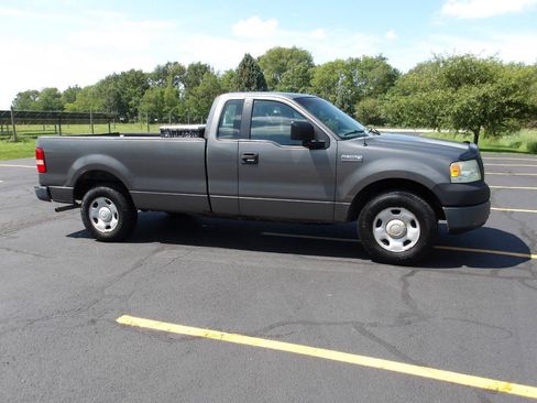 Used 2005 Ford F150 XL RWD image 1