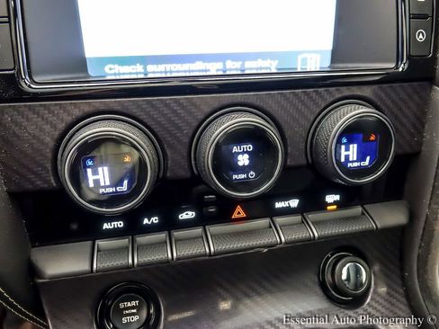 Used 2016 Jaguar F-TYPE R image 17