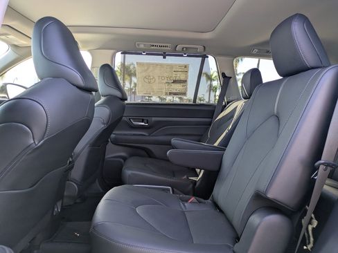 New 2026 Toyota Grand Highlander AWD image 17
