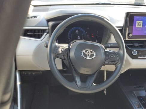 Used 2026 Toyota Corolla Cross L AWD/4WD image 12