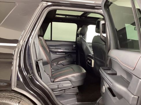 Used 2022 Ford Expedition Limited image 12