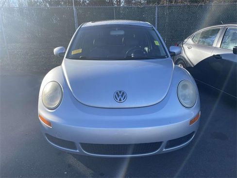 Used 2007 Volkswagen Beetle Coupe w/ Package 1 image 2