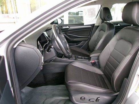 Used 2024 Volkswagen Jetta SE image 14