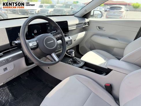 Used 2025 Hyundai Kona SEL AWD/4WD image 32