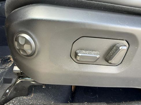 Used 2024 Jeep Wrangler Rubicon AWD/4WD image 10