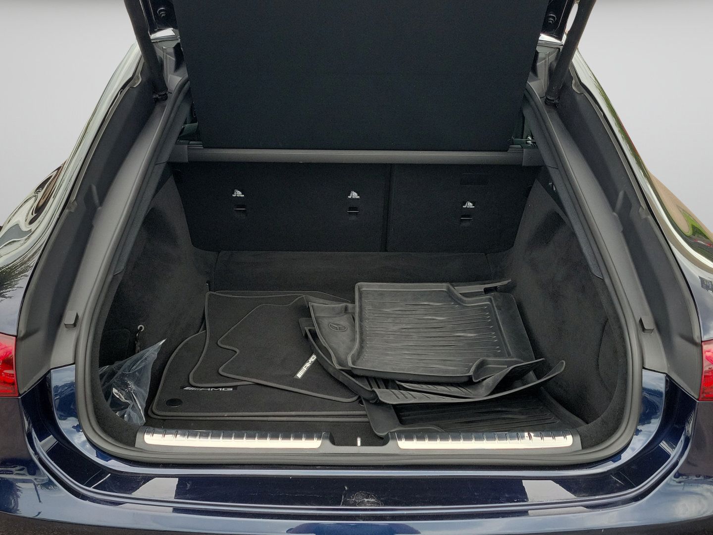 Certified 2024 Mercedes-Benz EQS 580 4MATIC Sedan image 5