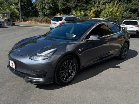 Used 2019 Tesla Model 3 RWD image 3