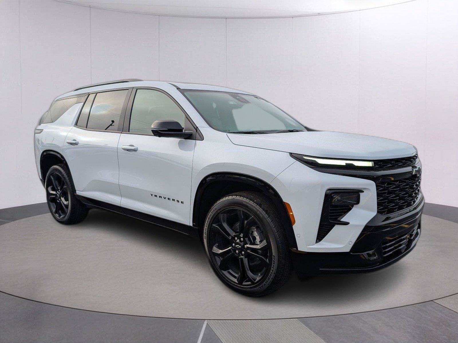 New 2027 Chevrolet Traverse RS w/ LPO, Floor Liner Package FWD image 9