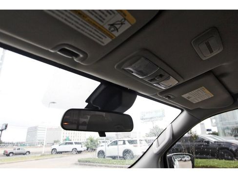 Used 2022 Nissan Frontier SV image 18