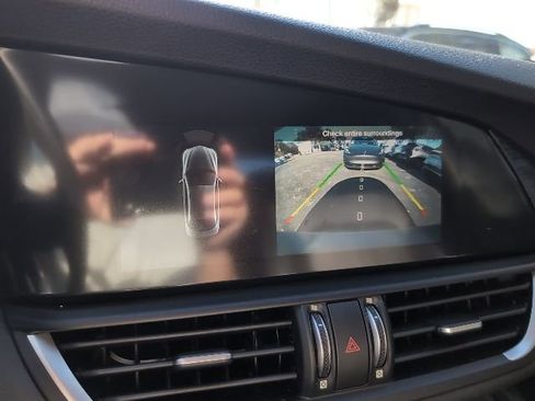 Used 2020 Alfa Romeo Giulia Sprint w/ Cold Weather Package image 17