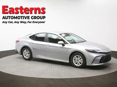 Used 2025 Toyota Camry LE image 50