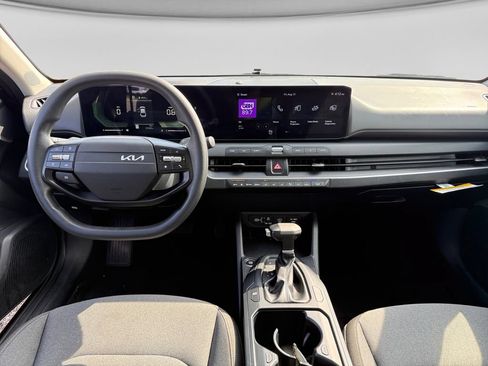 Used 2025 Kia K4 FWD image 13