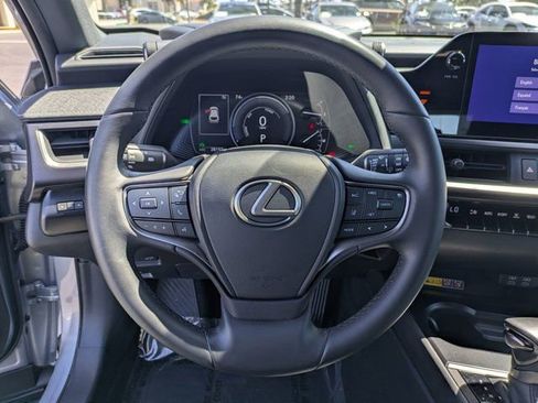 Used 2024 Lexus UX 250h FWD image 18