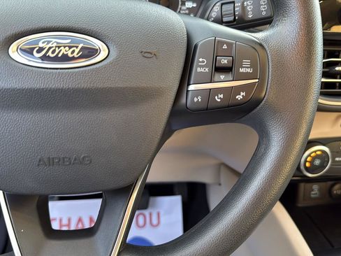 Used 2022 Ford Escape SE w/ SE Sport Appearance Package image 16