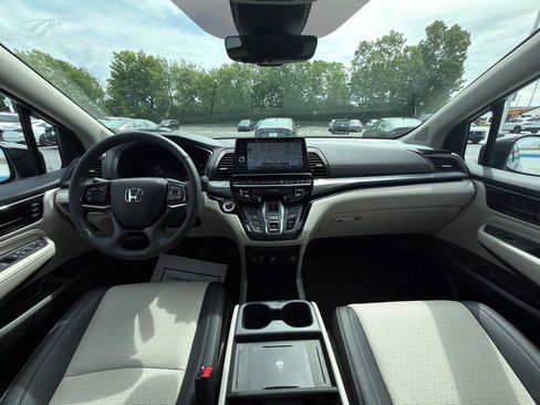 Certified 2026 Honda Odyssey Elite image 11