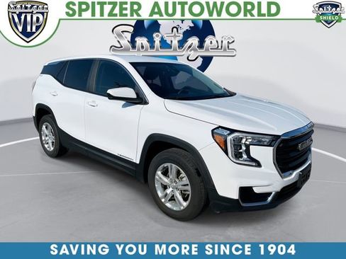 Used 2024 GMC Terrain SLE image 1
