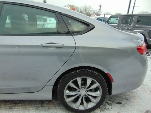 Used 2015 Chrysler 200 S w/ Comfort Group image 12
