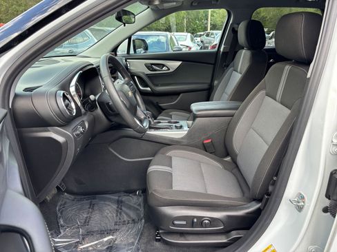 Used 2025 Chevrolet Blazer LT FWD image 27