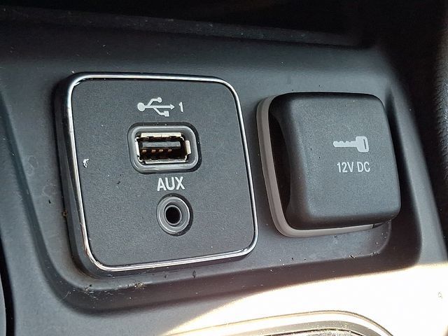 Used 2019 Jeep Cherokee Limited AWD/4WD image 25