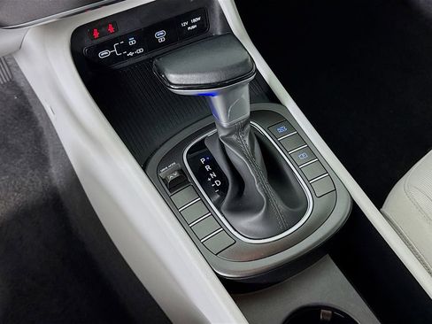 Certified 2025 Hyundai Kona SEL image 17