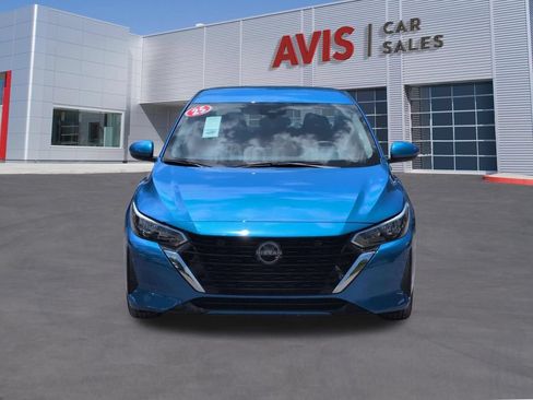 Used 2025 Nissan Sentra SV FWD image 2
