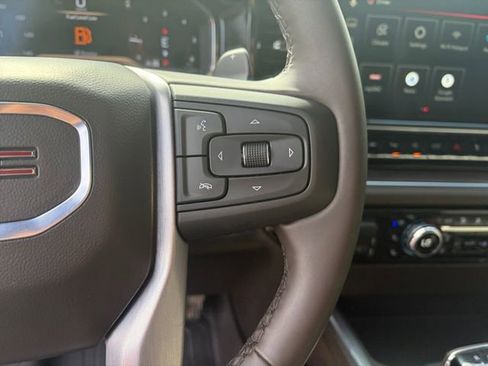 Certified 2025 GMC Sierra 1500 SLT AWD/4WD image 8