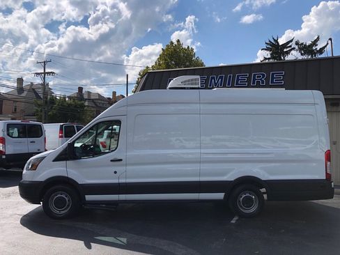 Used 2017 Ford Transit 250 148 High Roof Extended RWD image 3