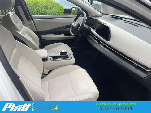 Used 2024 Nissan Ariya FWD image 53