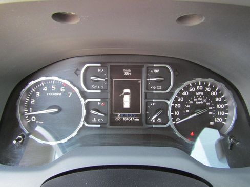 Used 2018 Toyota Tundra Limited image 15