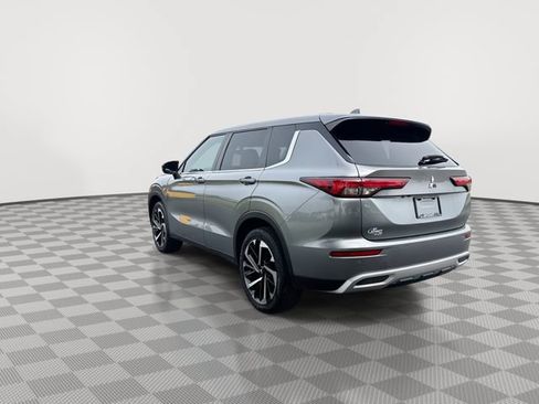 Used 2023 Mitsubishi Outlander SE FWD image 8