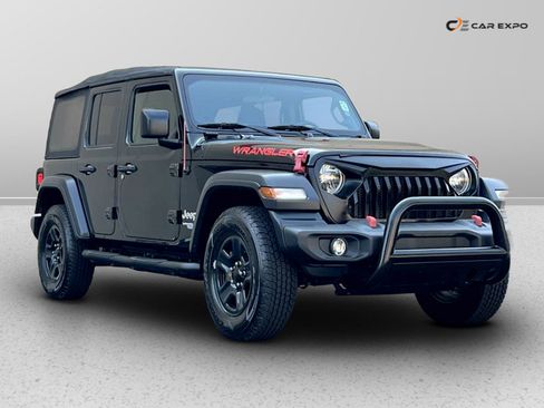 Used 2018 Jeep Wrangler Unlimited Sport image 2