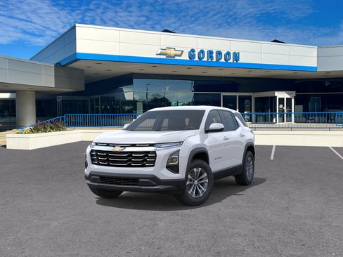 New 2026 Chevrolet Equinox LT w/ Convenience Package II AWD/4WD image 8