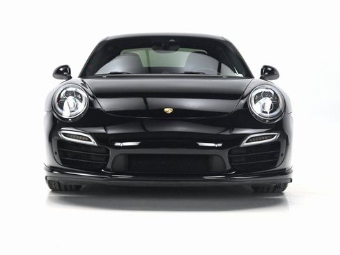 Used 2014 Porsche 911 Turbo S image 2